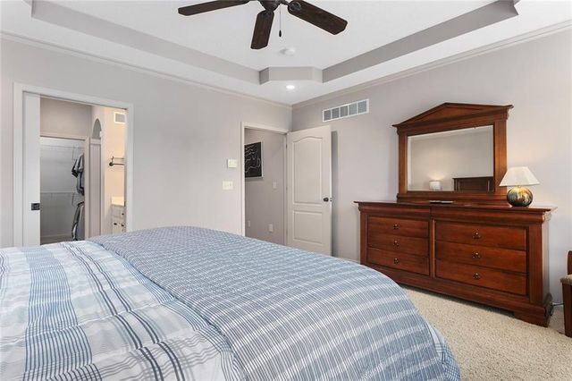 901 SW Olympia Court, Lee's Summit, MO 64082