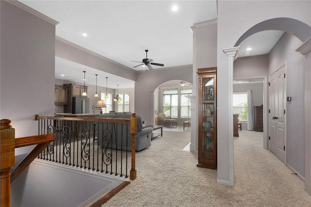 901 SW Olympia Court, Lee's Summit, MO 64082