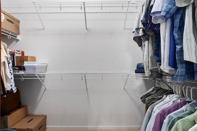 901 SW Olympia Court, Lee's Summit, MO 64082