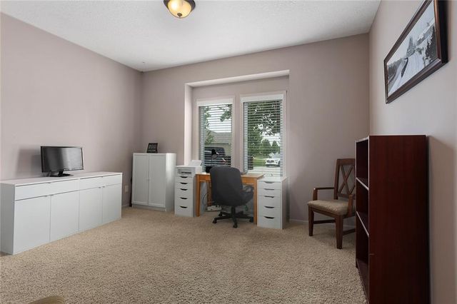 901 SW Olympia Court, Lee's Summit, MO 64082