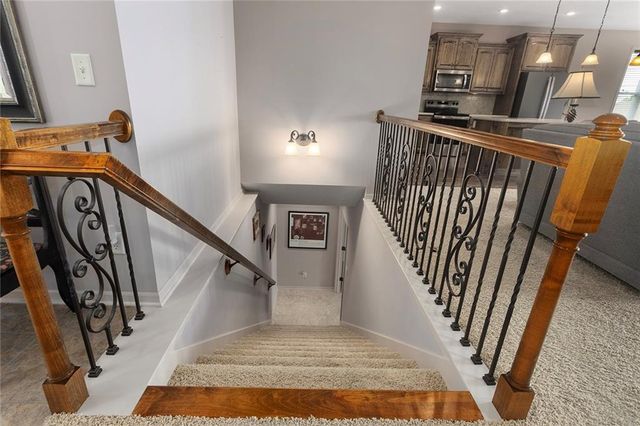 901 SW Olympia Court, Lee's Summit, MO 64082