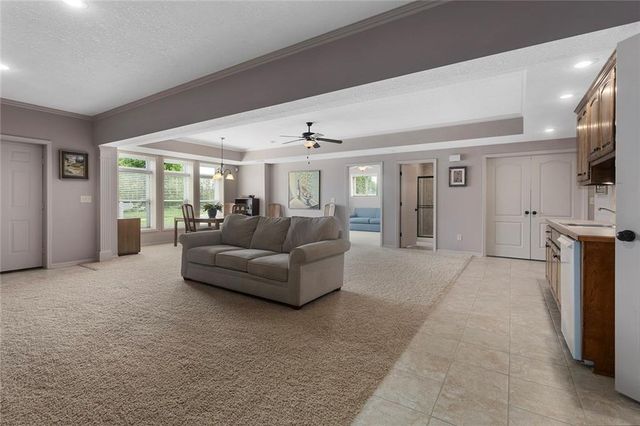 901 SW Olympia Court, Lee's Summit, MO 64082