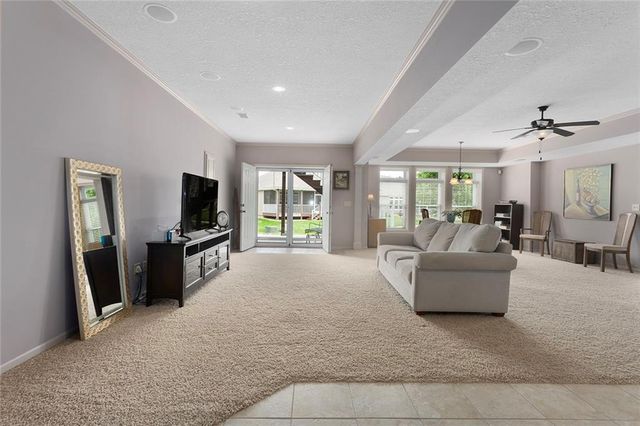 901 SW Olympia Court, Lee's Summit, MO 64082