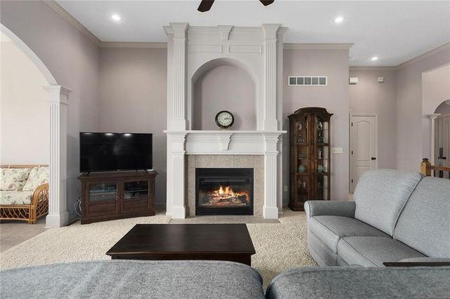 901 SW Olympia Court, Lee's Summit, MO 64082