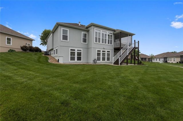 901 SW Olympia Court, Lee's Summit, MO 64082