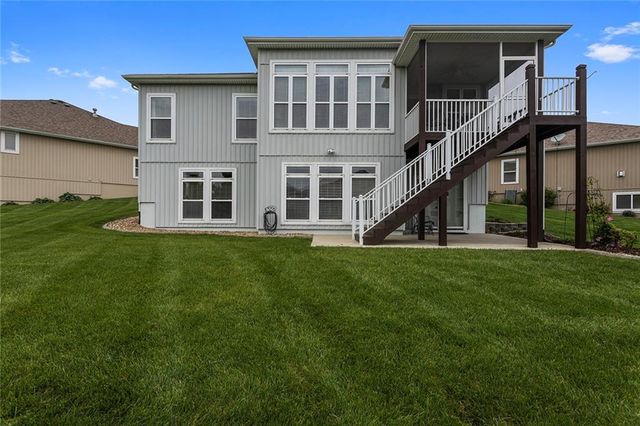 901 SW Olympia Court, Lee's Summit, MO 64082