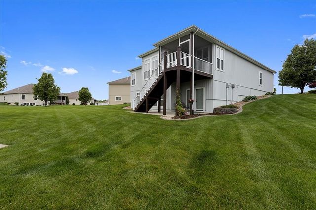 901 SW Olympia Court, Lee's Summit, MO 64082