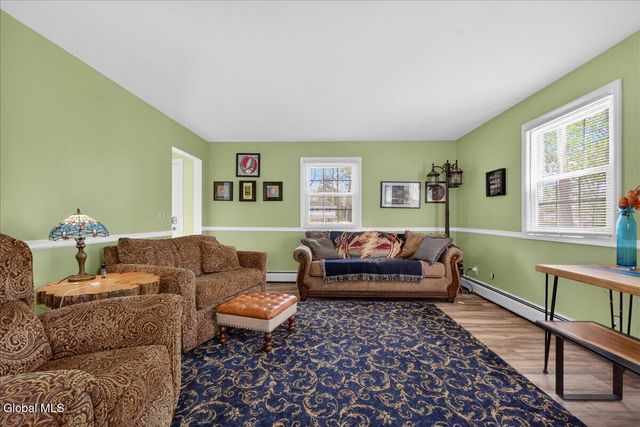 29 Hills Road, Malta, NY 12019