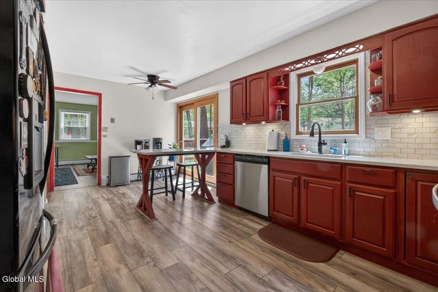 29 Hills Road, Malta, NY 12019