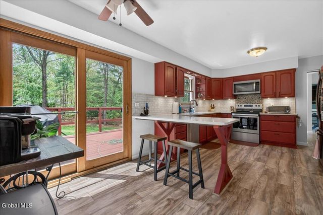 29 Hills Road, Malta, NY 12019