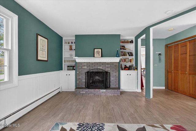 29 Hills Road, Malta, NY 12019