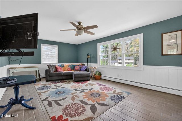 29 Hills Road, Malta, NY 12019