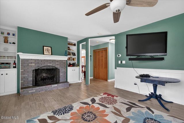 29 Hills Road, Malta, NY 12019