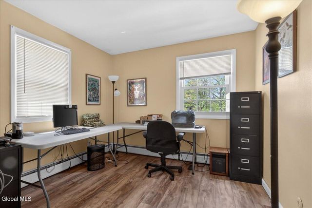 29 Hills Road, Malta, NY 12019