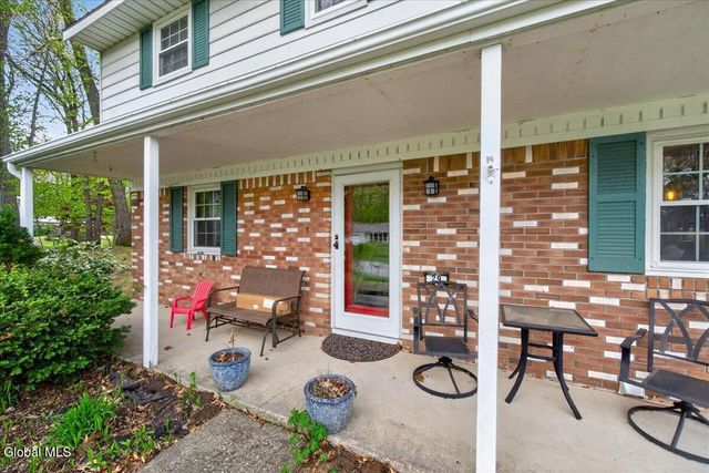 29 Hills Road, Malta, NY 12019