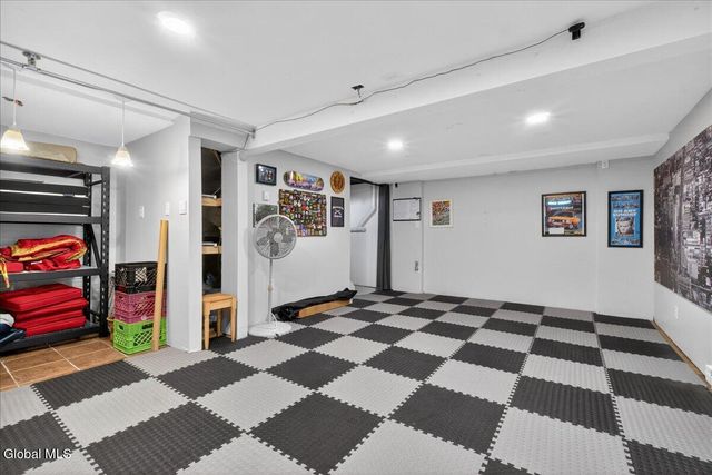 29 Hills Road, Malta, NY 12019