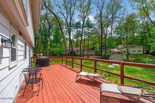 29 Hills Road, Malta, NY 12019