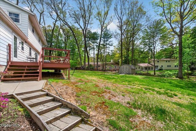 29 Hills Road, Malta, NY 12019