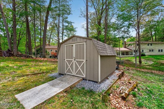 29 Hills Road, Malta, NY 12019