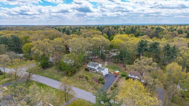 29 Hills Road, Malta, NY 12019