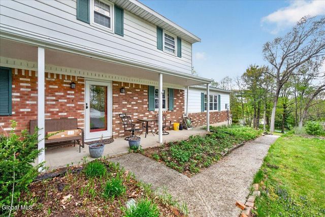 29 Hills Road, Malta, NY 12019