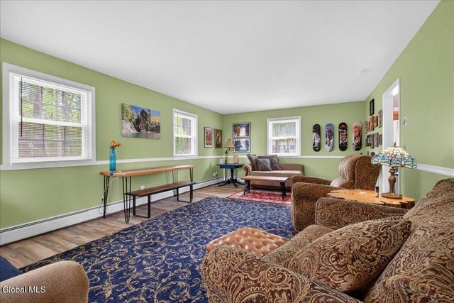 29 Hills Road, Malta, NY 12019