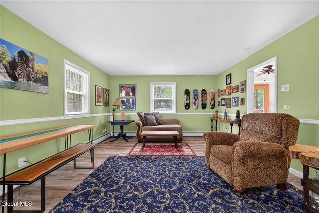 29 Hills Road, Malta, NY 12019