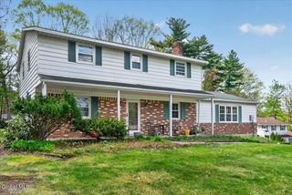 29 Hills Road, Malta, NY 12019