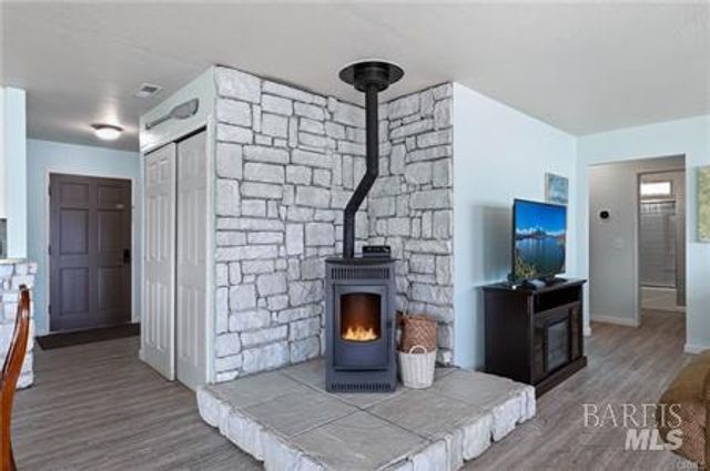 4045 Mesa Dr, Clearlake, CA 95422