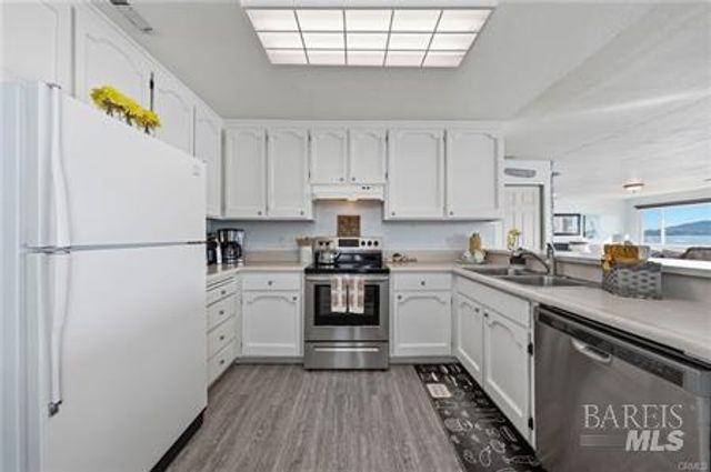 4045 Mesa Dr, Clearlake, CA 95422