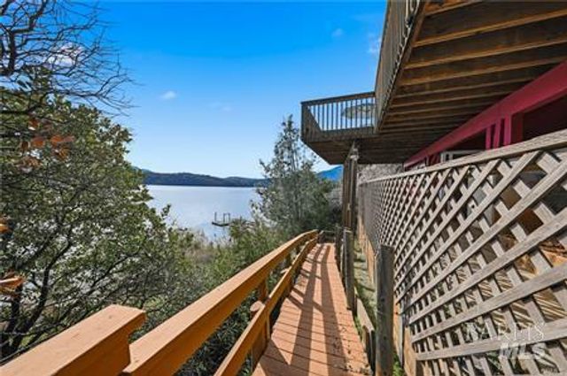 4045 Mesa Dr, Clearlake, CA 95422