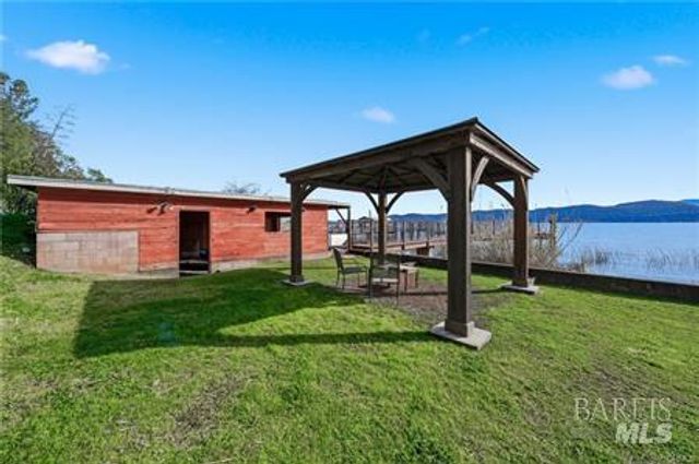 4045 Mesa Dr, Clearlake, CA 95422