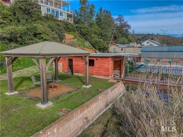 4045 Mesa Dr, Clearlake, CA 95422