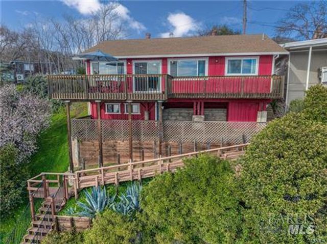 4045 Mesa Dr, Clearlake, CA 95422