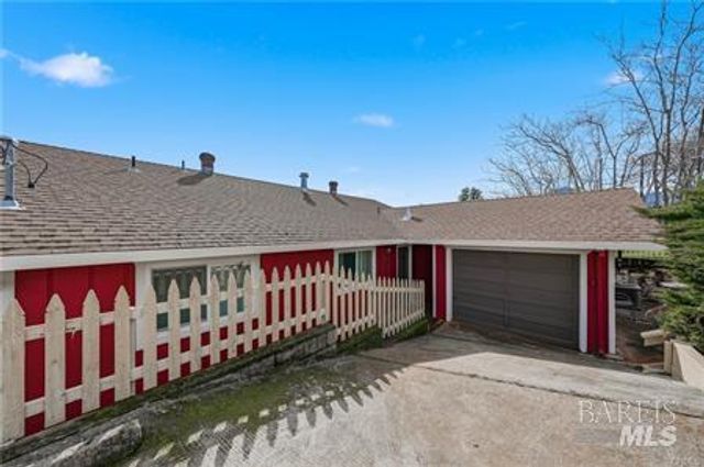 4045 Mesa Dr, Clearlake, CA 95422