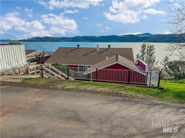 4045 Mesa Dr, Clearlake, CA 95422