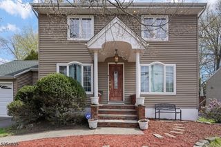 123 Riverview Ter, Riverdale Boro, NJ 07457