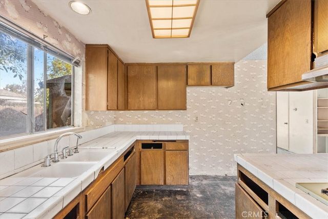 4865 Emerson, Riverside, CA 92504