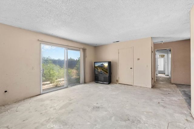 4865 Emerson, Riverside, CA 92504