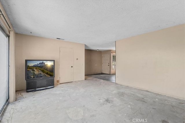 4865 Emerson, Riverside, CA 92504