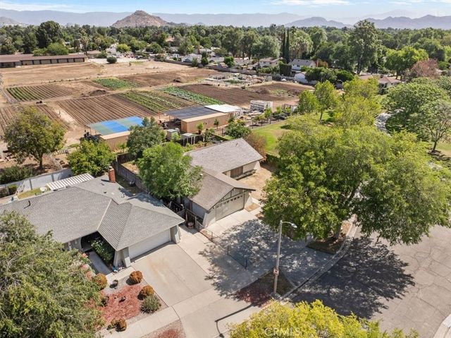 4865 Emerson, Riverside, CA 92504