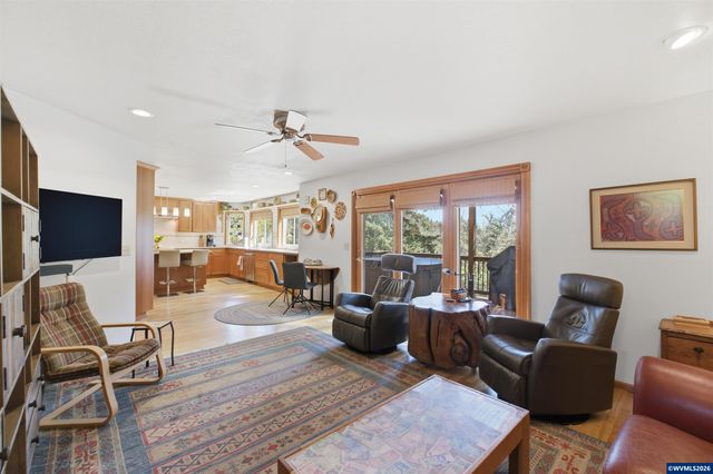 2153 NW Kari Pl, Corvallis, OR 97330