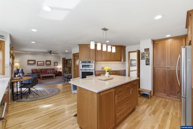 2153 NW Kari Pl, Corvallis, OR 97330