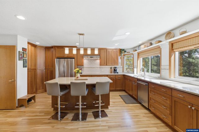 2153 NW Kari Pl, Corvallis, OR 97330