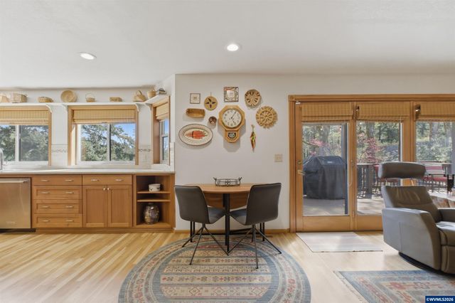 2153 NW Kari Pl, Corvallis, OR 97330