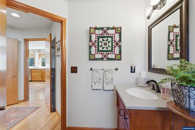 2153 NW Kari Pl, Corvallis, OR 97330