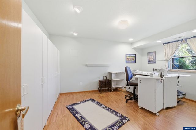 2153 NW Kari Pl, Corvallis, OR 97330