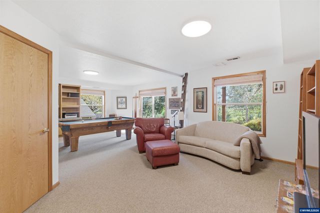 2153 NW Kari Pl, Corvallis, OR 97330