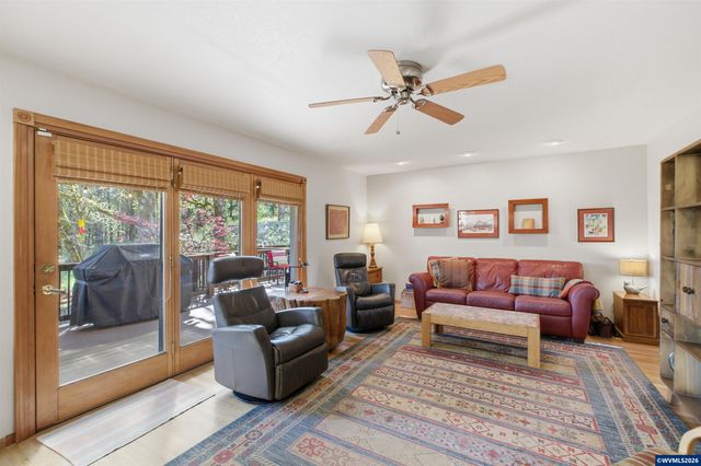 2153 NW Kari Pl, Corvallis, OR 97330