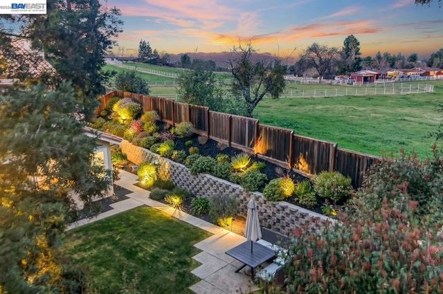 788 Crystal Ln, Pleasanton, CA 94566